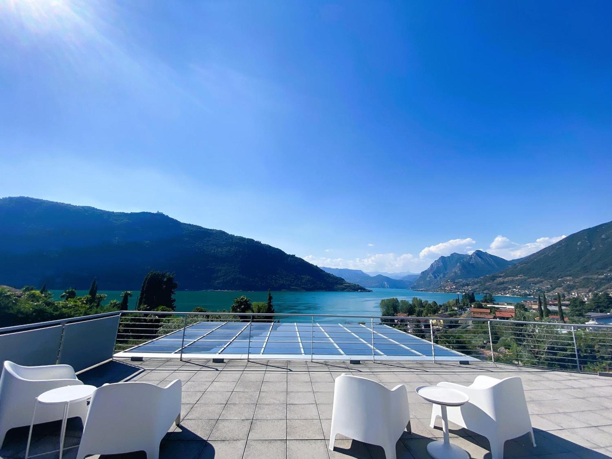 Vela Di Soleville Vista Con Ristorante E Pizzeria Sale Marasino